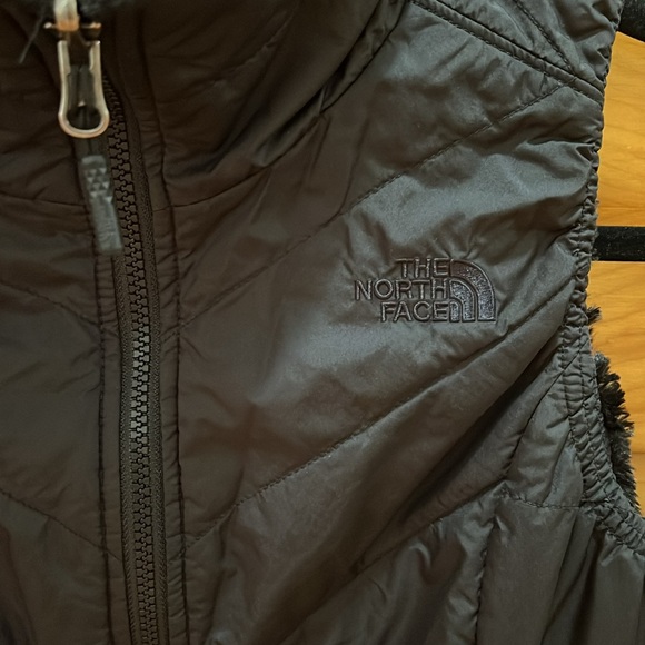 The North Face Reversible Vest - Picture 2 of 10
